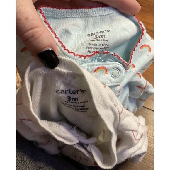 Carters Lot Of 2 Baby Girl Sleepers 3 Months Zipper Footed Rainbow Butterfly - Picture 5 of 9